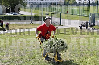 Subbotnik im Sportforum Berlin Stadion , Arbeitseinsatz