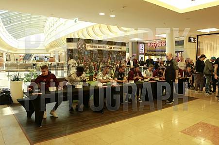 Autogrammstunde in den Schönhauser Allee Arcaden