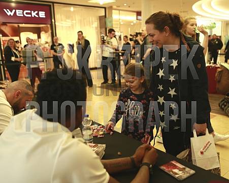 Autogrammstunde in den Schönhauser Allee Arcaden