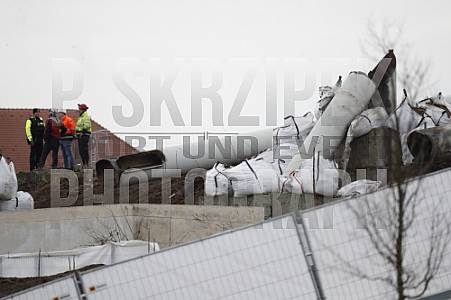 Sprengung der Flutlichtmast im Friedrich Ludwig Jahn Sportpark