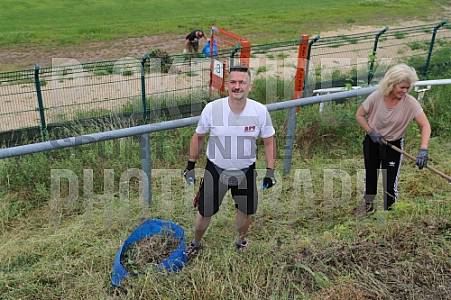 Arbeitseinsatz im Sportforum Berlin im Stadion