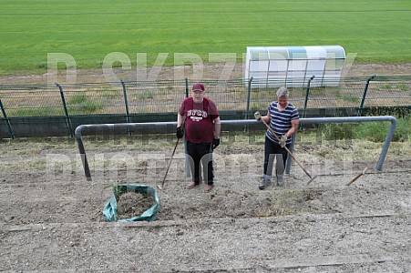 Arbeitseinsatz im Sportforum Berlin im Stadion