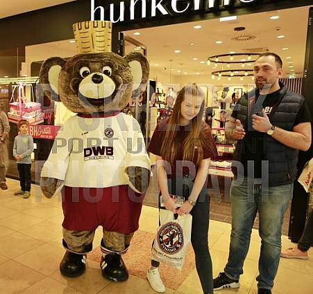 Autogrammstunde in den Schönhauser Allee Arcaden