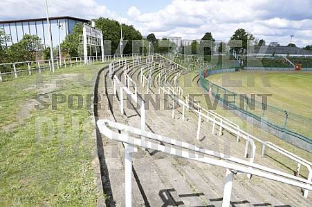 Subbotnik im Sportforum Berlin Stadion , Arbeitseinsatz Subbotnik im Sportforum Berlin Stadion , Arbeitseinsatz