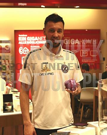 Autogrammstunde in den Schönhauser Allee Arcaden