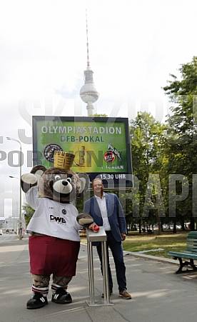 Werbung mit Teddy für die 1.Runde im DFB-Pokal