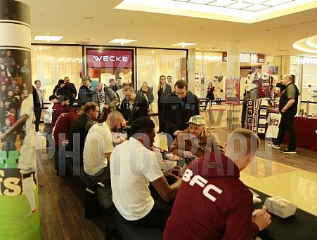 Autogrammstunde in den Schönhauser Allee Arcaden