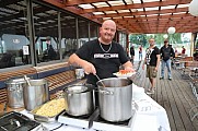 Arbeitseinsatz im Sportforum Berlin im Stadion