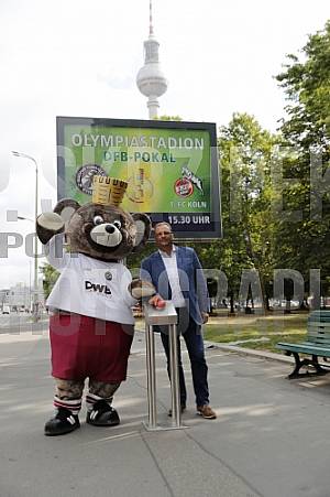 Werbung mit Teddy für die 1.Runde im DFB-Pokal