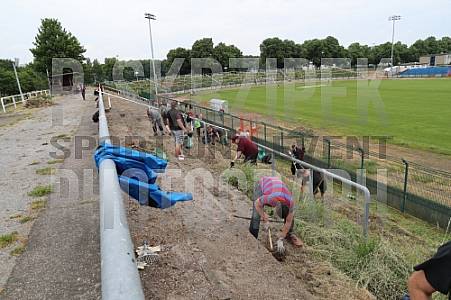 Arbeitseinsatz im Sportforum Berlin im Stadion