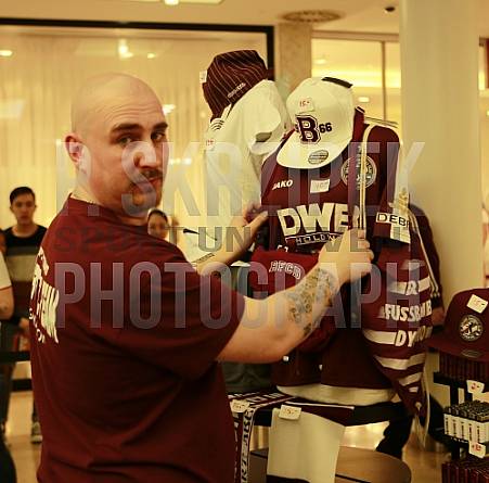 Autogrammstunde in den Schönhauser Allee Arcaden