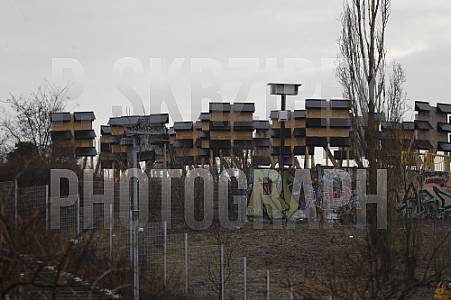 Sprengung der Flutlichtmast im Friedrich Ludwig Jahn Sportpark