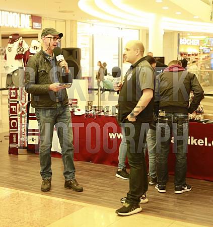 Autogrammstunde in den Schönhauser Allee Arcaden