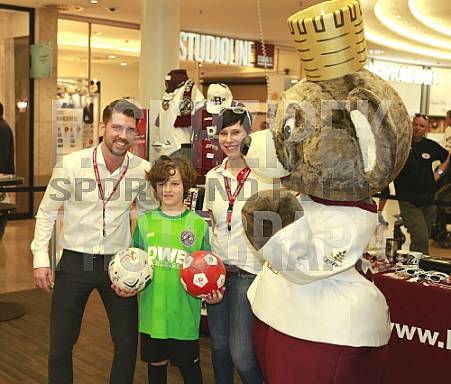 Autogrammstunde in den Schönhauser Allee Arcaden