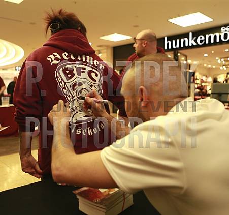 Autogrammstunde in den Schönhauser Allee Arcaden