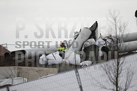 Sprengung der Flutlichtmast im Friedrich Ludwig Jahn Sportpark