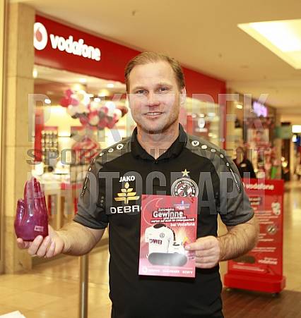 Autogrammstunde in den Schönhauser Allee Arcaden