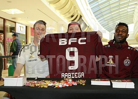 Autogrammstunde in den Schönhauser Allee Arcaden