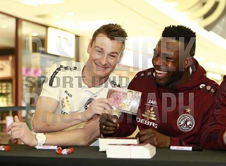 Autogrammstunde in den Schönhauser Allee Arcaden Autogrammstunde in den Schönhauser Allee Arcaden