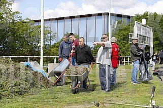 Subbotnik im Sportforum Berlin Stadion , Arbeitseinsatz