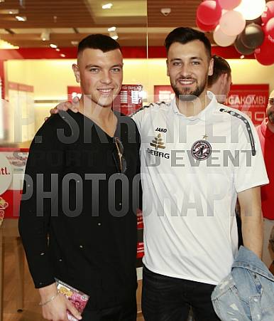 Autogrammstunde in den Schönhauser Allee Arcaden