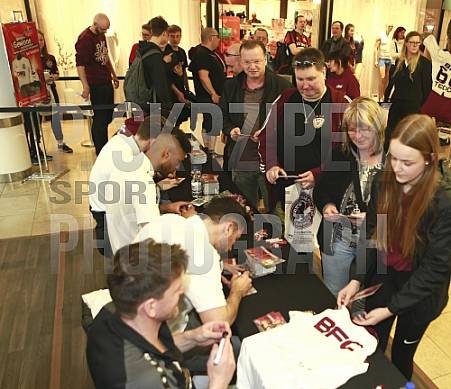 Autogrammstunde in den Schönhauser Allee Arcaden