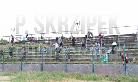 Arbeitseinsatz im Sportforum Berlin im Stadion