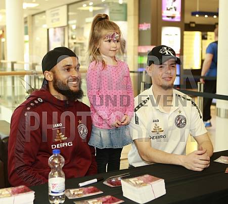 Autogrammstunde in den Schönhauser Allee Arcaden
