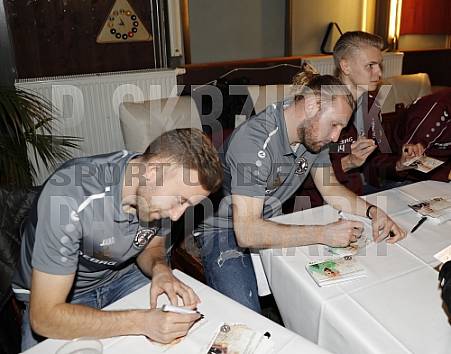 06.03.2020 Autogrammstunde im Vereinsheim