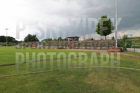 Arbeitseinsatz im Sportforum Berlin im Stadion Arbeitseinsatz im Sportforum Berlin im Stadion