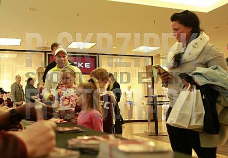 Autogrammstunde in den Schönhauser Allee Arcaden