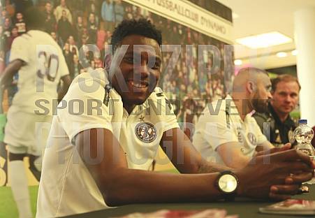 Autogrammstunde in den Schönhauser Allee Arcaden