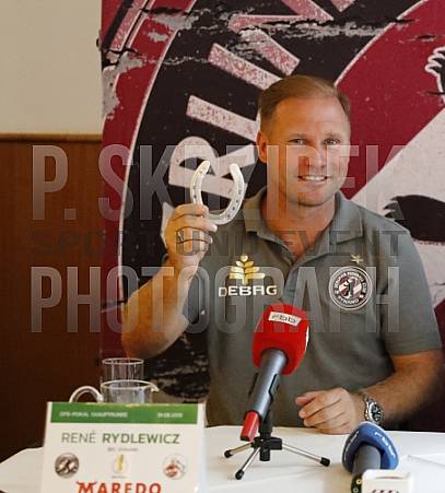 Pressekonferenz im Maredo am Hackischen Markt BFC Dynamo - 1.FC Köln ,
1.Runde DFB Pokal Pressekonferenz im Maredo am Hackischen Markt BFC Dynamo - 1.FC Köln ,
1.Runde DFB Pokal