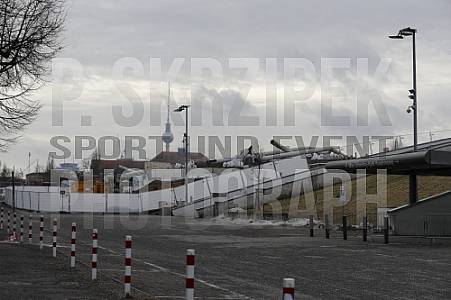 Sprengung der Flutlichtmast im Friedrich Ludwig Jahn Sportpark
